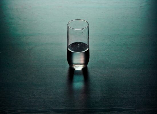 Ist das Glas denn echt nur halb voll – theologische Grabenkämpfe